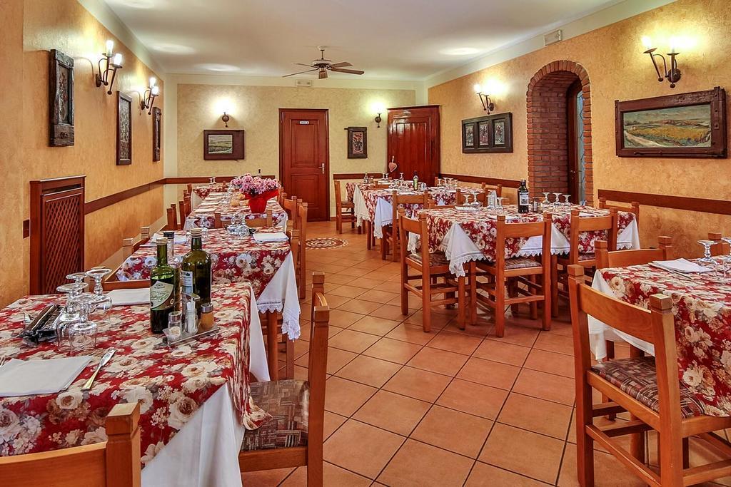Готель Trattoria Milani Лонато Екстер'єр фото