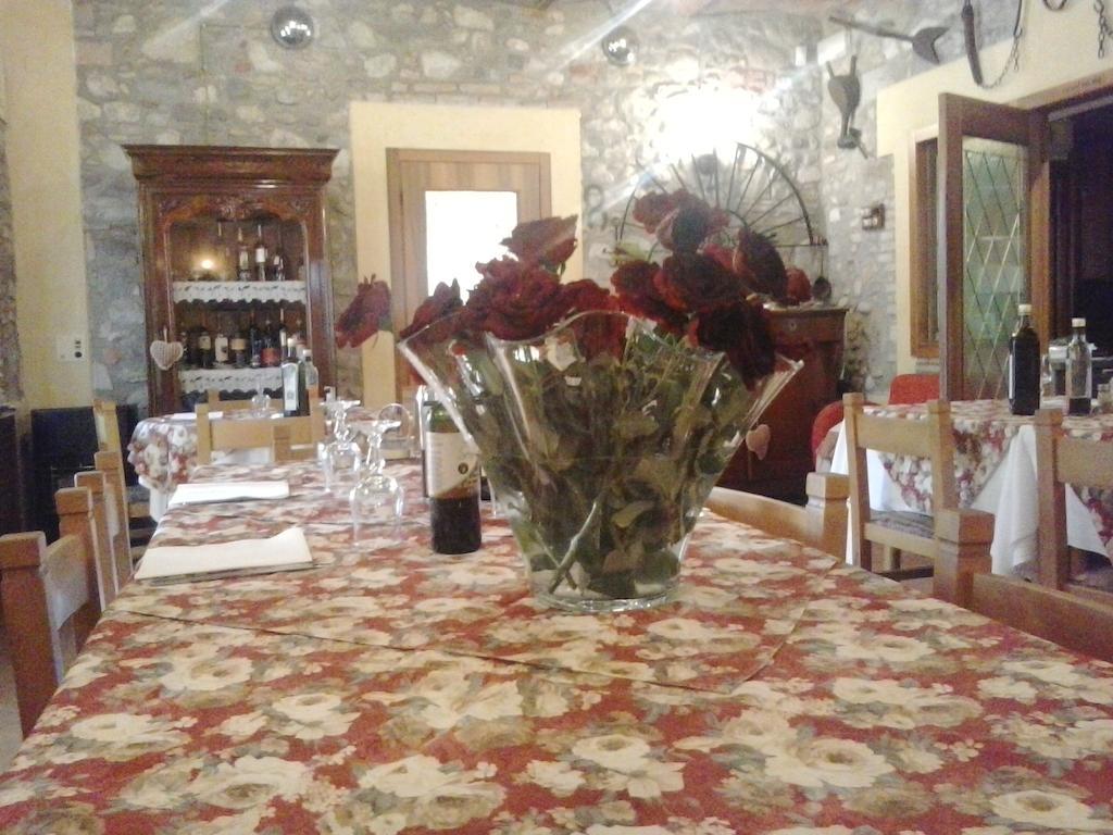 Готель Trattoria Milani Лонато Екстер'єр фото