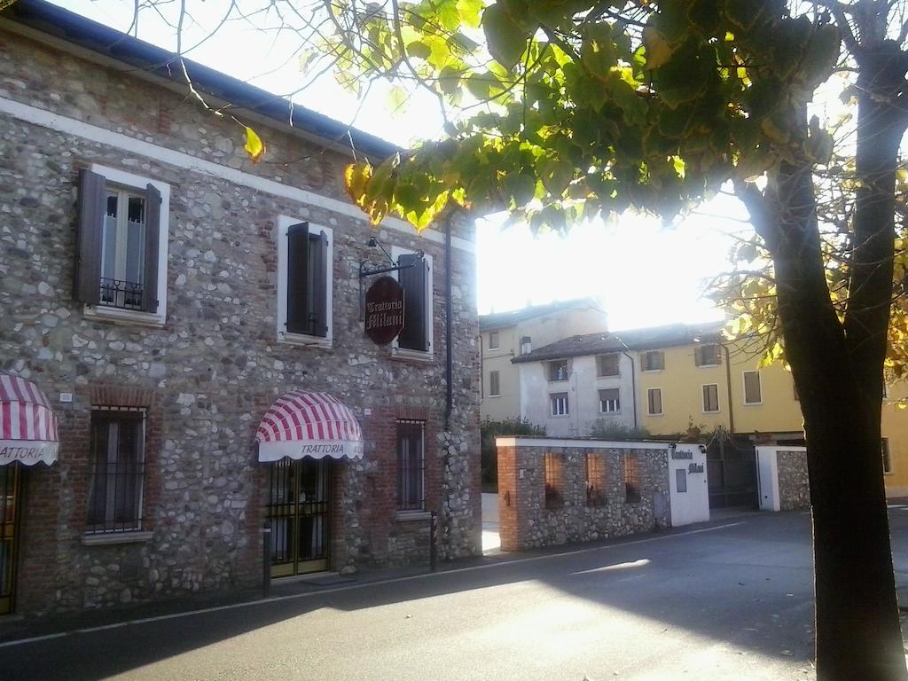Готель Trattoria Milani Лонато Екстер'єр фото