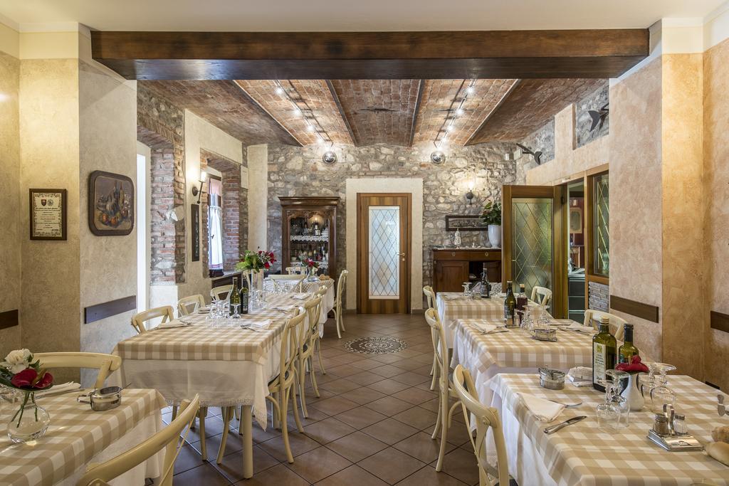 Готель Trattoria Milani Лонато Екстер'єр фото